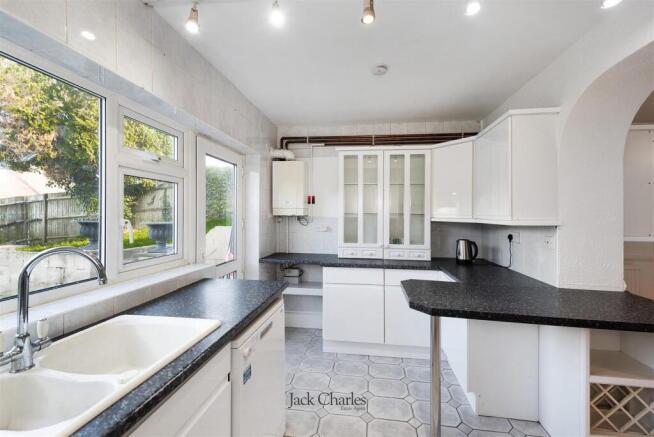 47 Hastings Rd, TN2 4PB 004.jpg