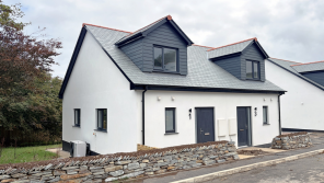 7 Hillcrest, South View Parc, Truro TR4 8AZ