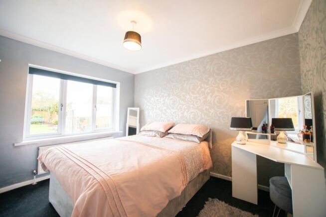 4 bed Detached Bungalow for sale Image 11