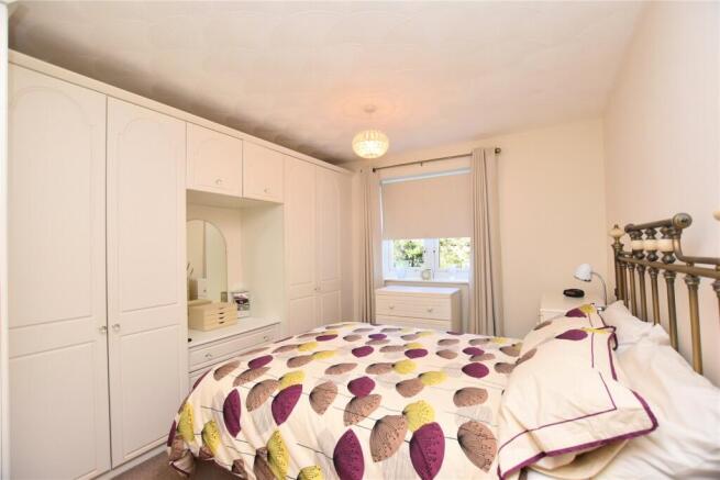 2 bed Apartment for sale Image 8