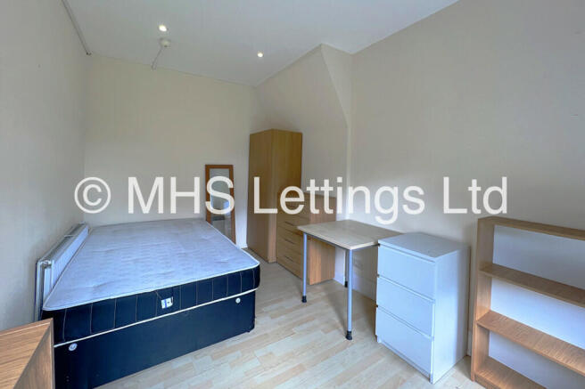 5 bed Terraced to rent Image 8