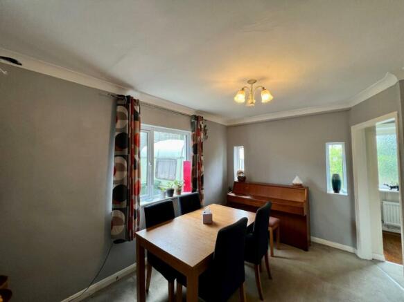 4 Kingsdown - Dining Room 2.jpg