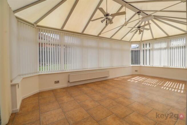 4 bed Detached for sale Image 5