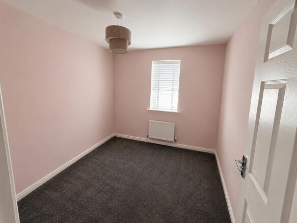 4 bed Detached for sale Image 9