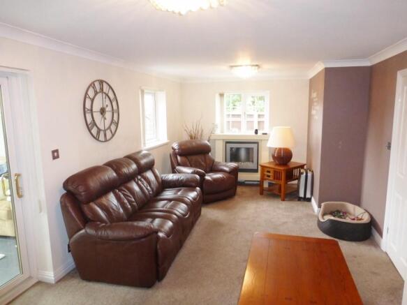 Lounge 1
