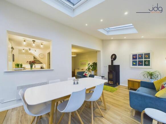 Dining & Sitting Area