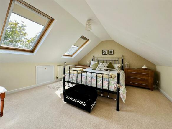 Bedroom 2.JPG