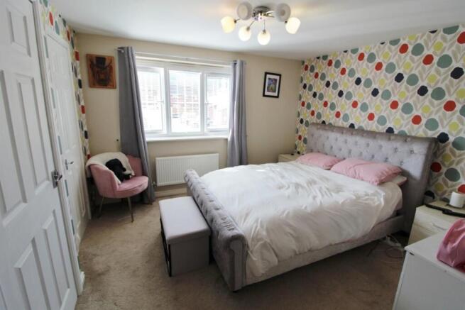 4 bed Detached for sale Image 7