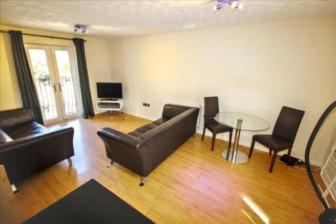 Lounge / Dining Area