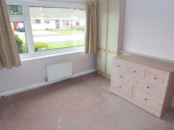 BEDROOM 1: