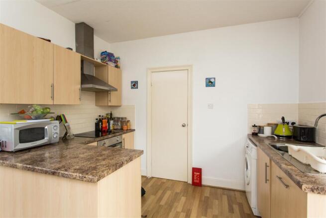 1 bed Flat to rent Image 4