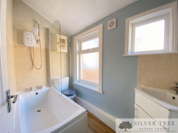 3 bed Terraced for sale Image 12