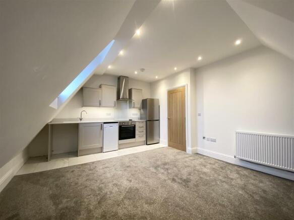 1 bed Apartment to rent Image 4