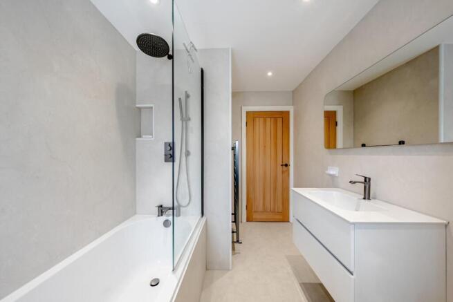 3 bed House for sale Image 10