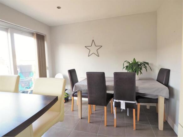 Dining Area 896