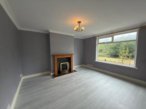2 bed Terraced to rent Image 5