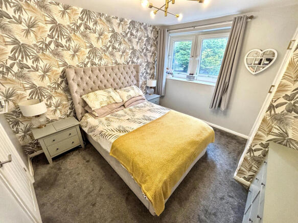 3 bed Apartment to rent Image 10