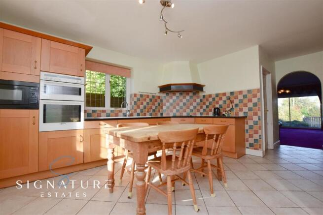 Kitchen 1 (29).jpg