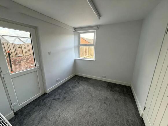 3 bed Terraced to rent Image 10