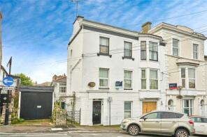 2, 44 Harriet House, George Street, Ryde PO33 2EN