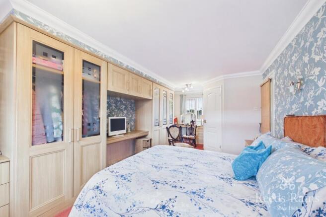 3 bed Semi-Detached for sale Image 9