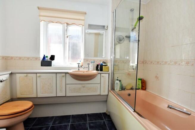 Bathroom.JPG