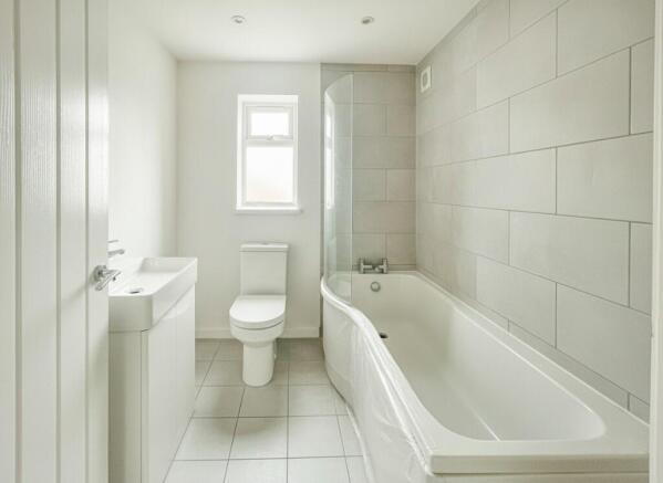 3 bed Town House for sale Image 11