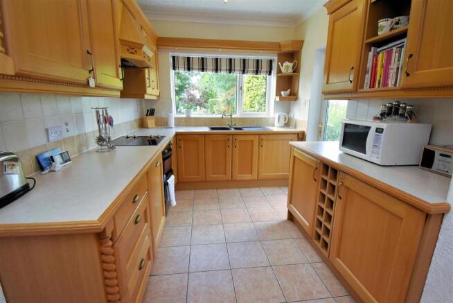 KITCHEN.jpg