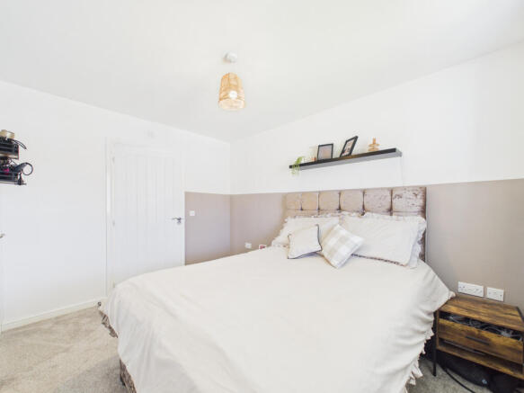 3 bed Semi-Detached for sale Image 12