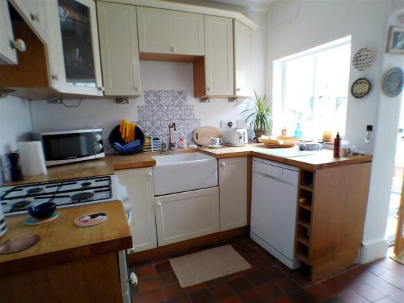 Station Terrace, Radcliffe-On-Trent, NG12 photo 4