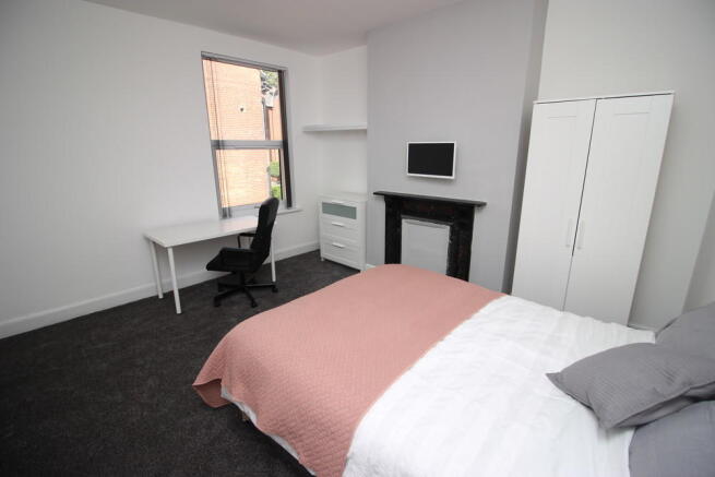6 bed House Share to rent Image 8