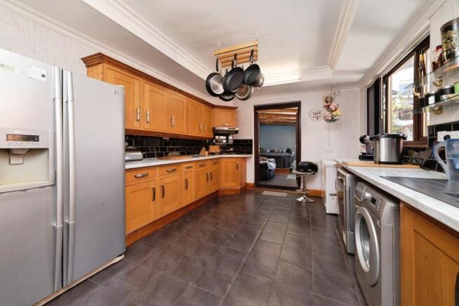 3 bed Terraced for sale Image 6