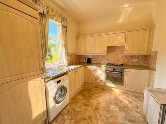 2 bed Terraced for sale Image 6