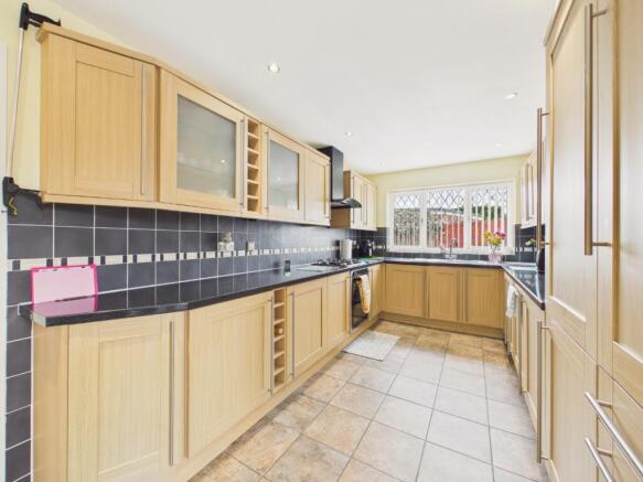 3 bed Semi-Detached for sale Image 7
