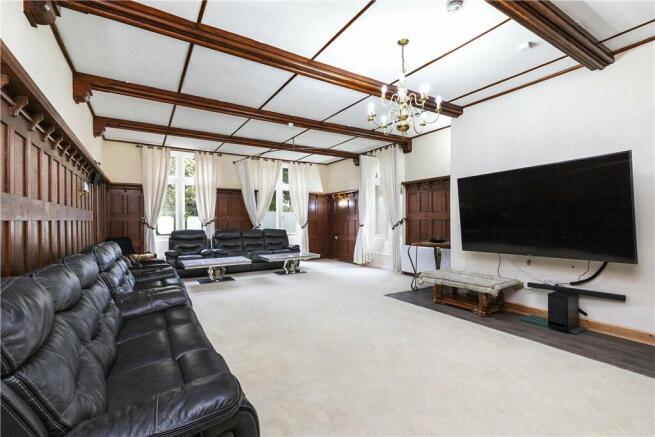 6 bed Semi-Detached for sale Image 6