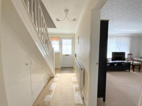 Carisbrooke Close, New Waltham photo 4