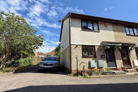 Appletree Court, Worle - LOVELY REAR GARDEN / COMPLETE CHAIN