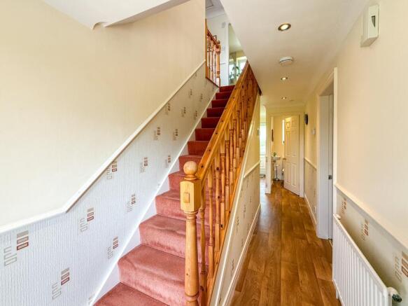 4 bed Detached for sale Image 7