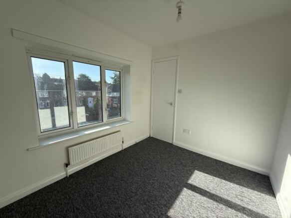 3 bed Semi-Detached to rent Image 10