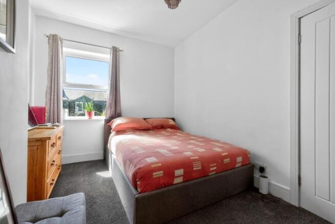 3 bed House for sale Image 10