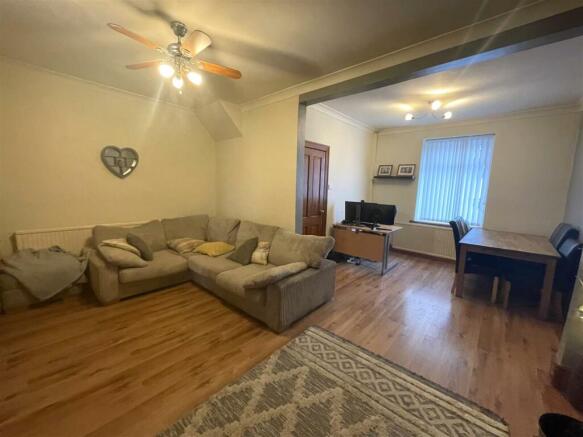 Lounge/Dining Room