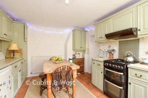 Bedlow Lane, Cranleigh, Surrey