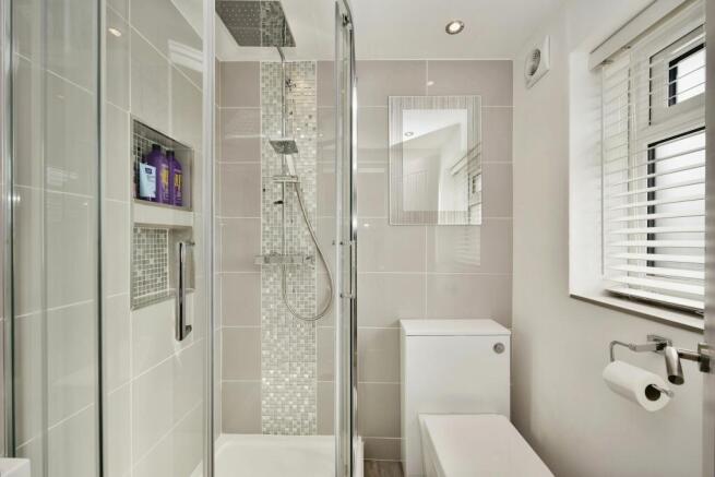 Bedroom One / Master Bedroom En Suite Shower Room