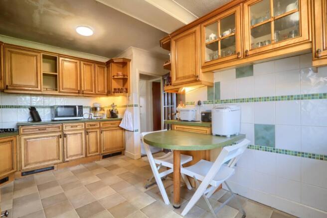 4 bed Detached for sale Image 7
