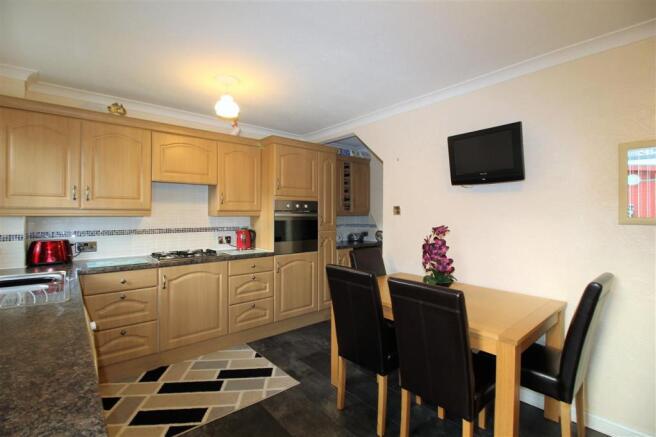 Kitchen/Dining Area