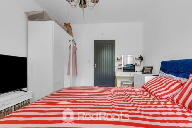 4 bed Detached for sale Image 12