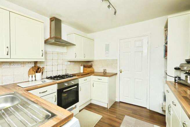2 bed Detached Bungalow for sale Image 7