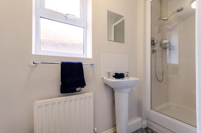 3 bed House to rent Image 11