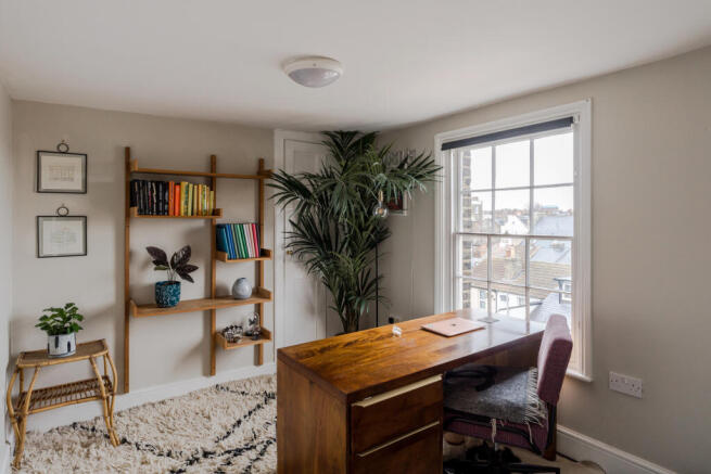 249283 - 34 Spencer Square-3.jpg