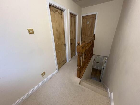 2 bed Terraced to rent Image 5